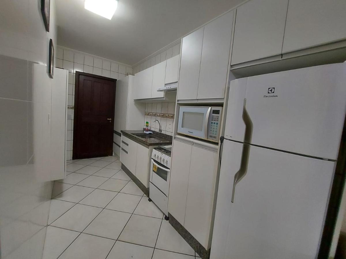 Apartamento 12 - Bombinhas - 200 Metros Da Praia ภายนอก รูปภาพ