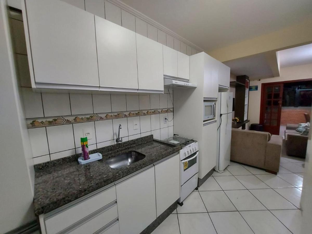 Apartamento 12 - Bombinhas - 200 Metros Da Praia ภายนอก รูปภาพ