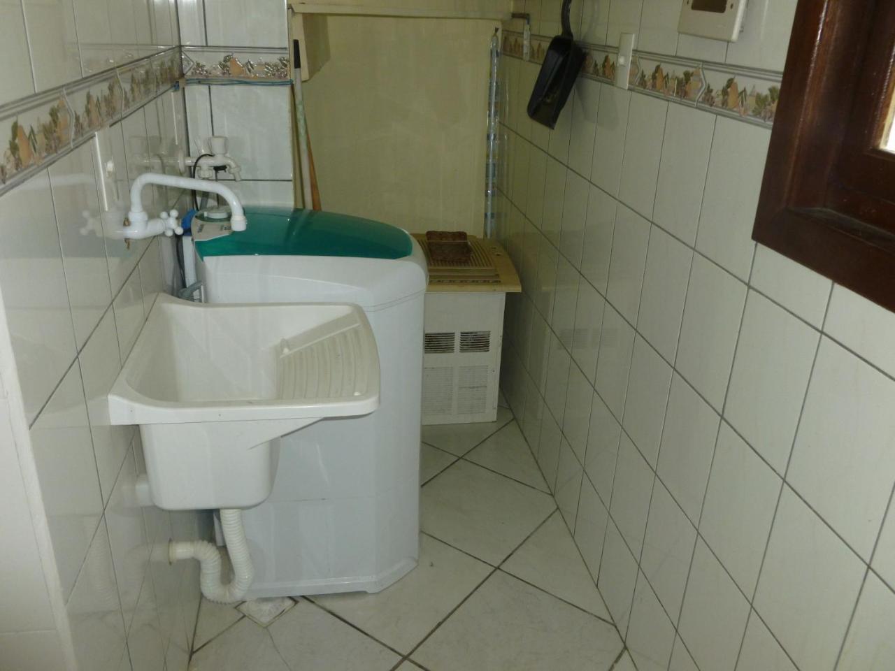 Apartamento 12 - Bombinhas - 200 Metros Da Praia ภายนอก รูปภาพ