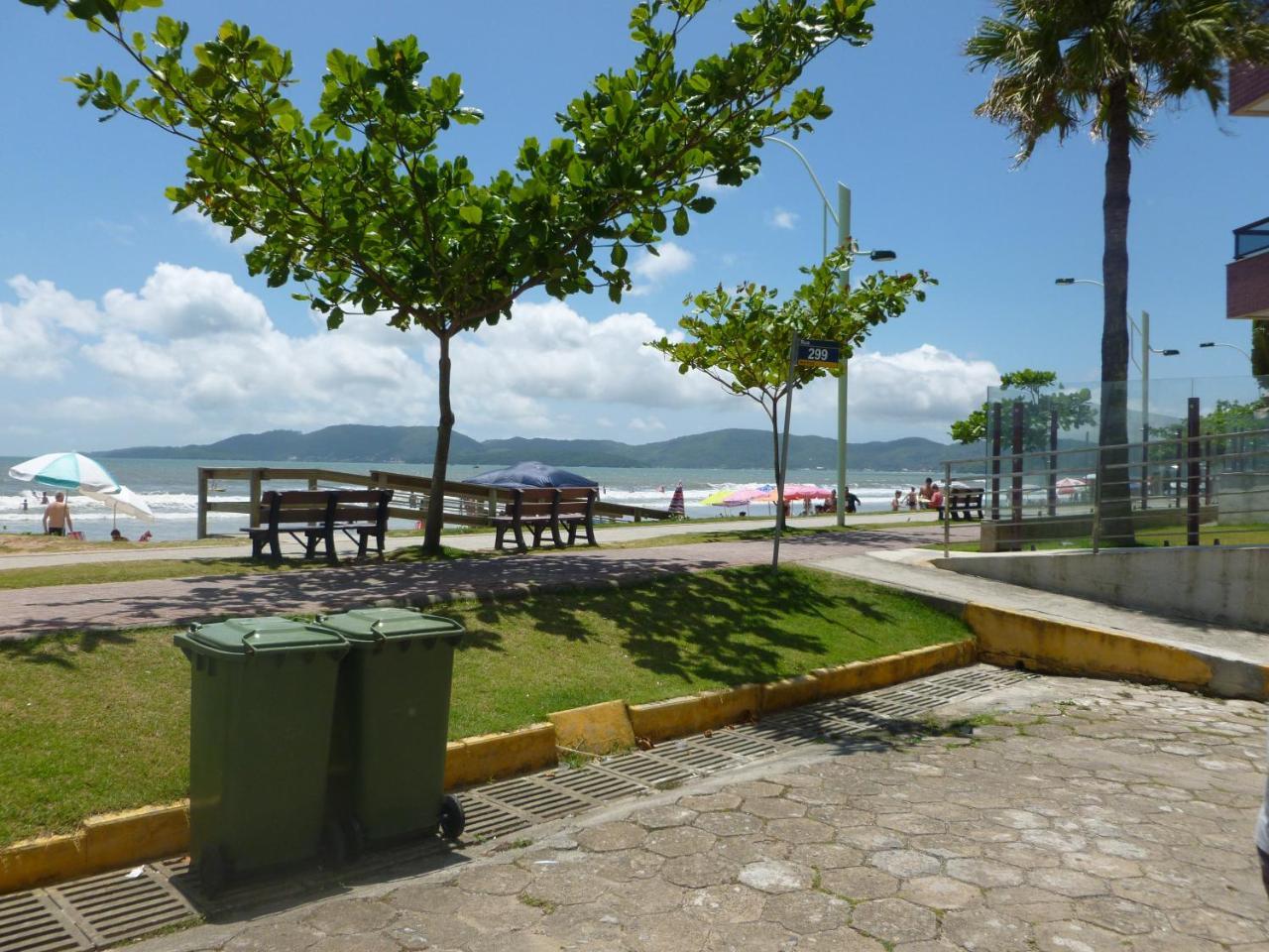 Apartamento 12 - Bombinhas - 200 Metros Da Praia ภายนอก รูปภาพ