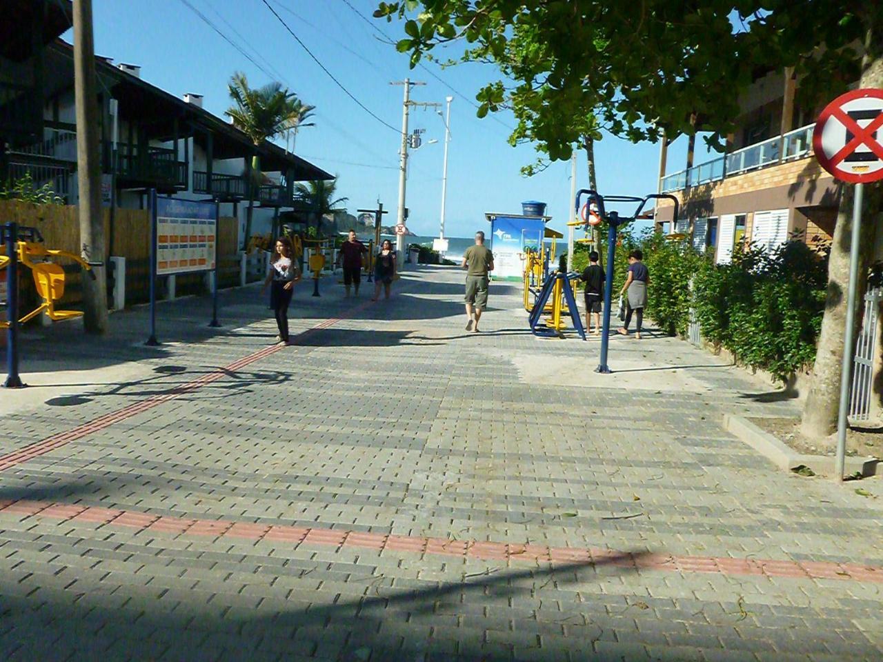 Apartamento 12 - Bombinhas - 200 Metros Da Praia ภายนอก รูปภาพ