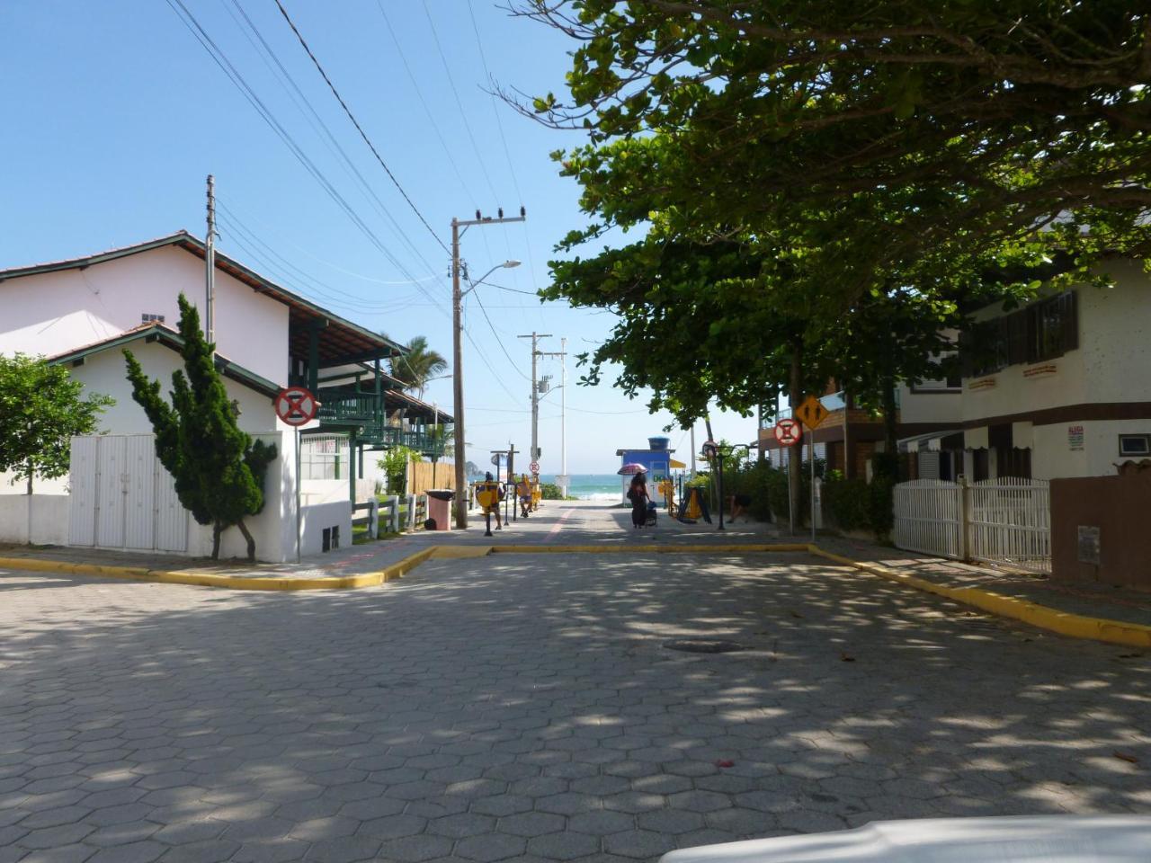 Apartamento 12 - Bombinhas - 200 Metros Da Praia ภายนอก รูปภาพ